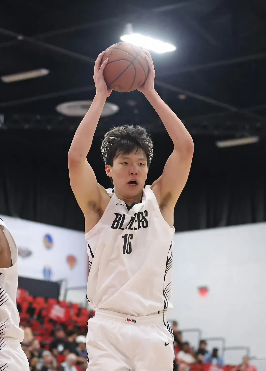 关于开拓者小将崭露头角,成为球队亮点之一的信息 关于开拓者小将崭露头角,成为球队亮点之一的信息