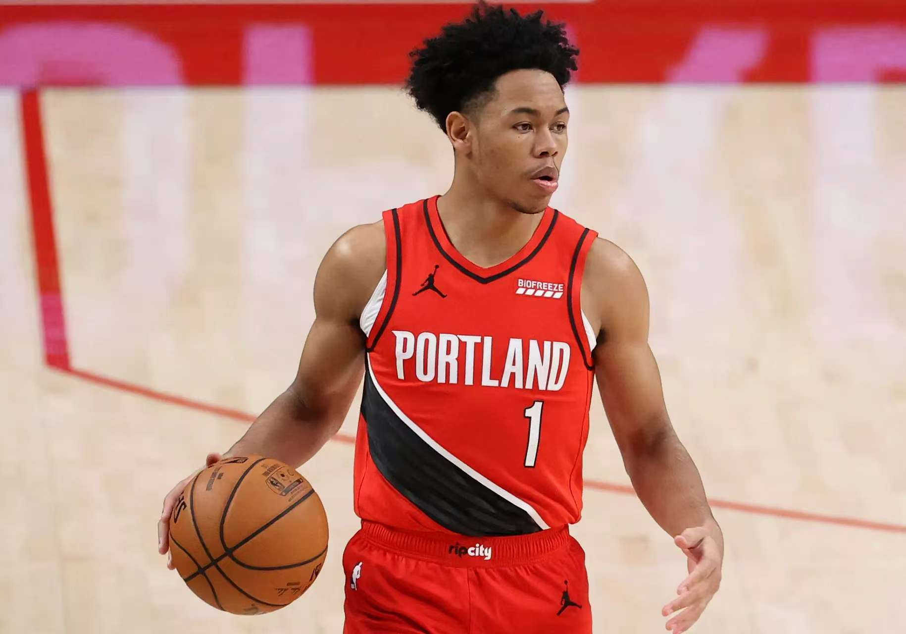 关于开拓者小将崭露头角,成为球队亮点之一的信息 关于开拓者小将崭露头角,成为球队亮点之一的信息