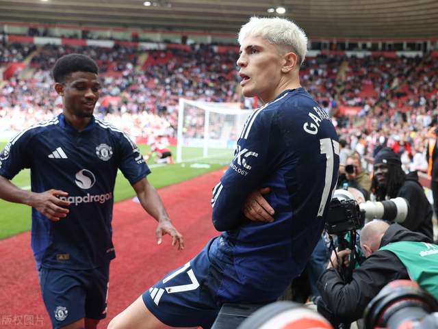 关于曼联客场困难击败水晶宫，取得宝贵三分的信息