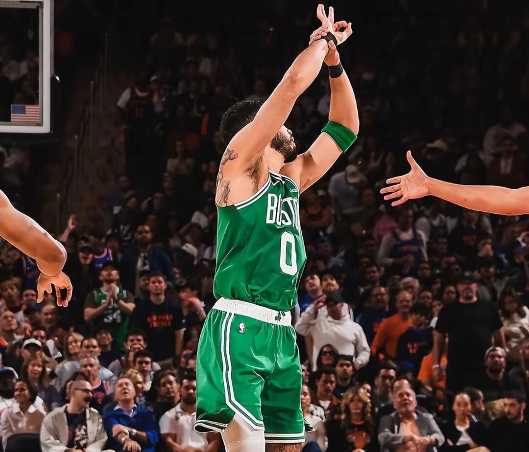 凯尔特人鏖战新疆队,范弗利特统治全场的简单介绍 凯尔特人鏖战新疆队,范弗利特统治全场的简单介绍