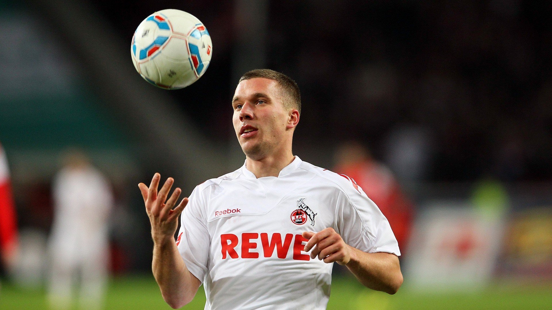 舞台越大越强,利拉德的关键时刻基因与马刺的战术智慧