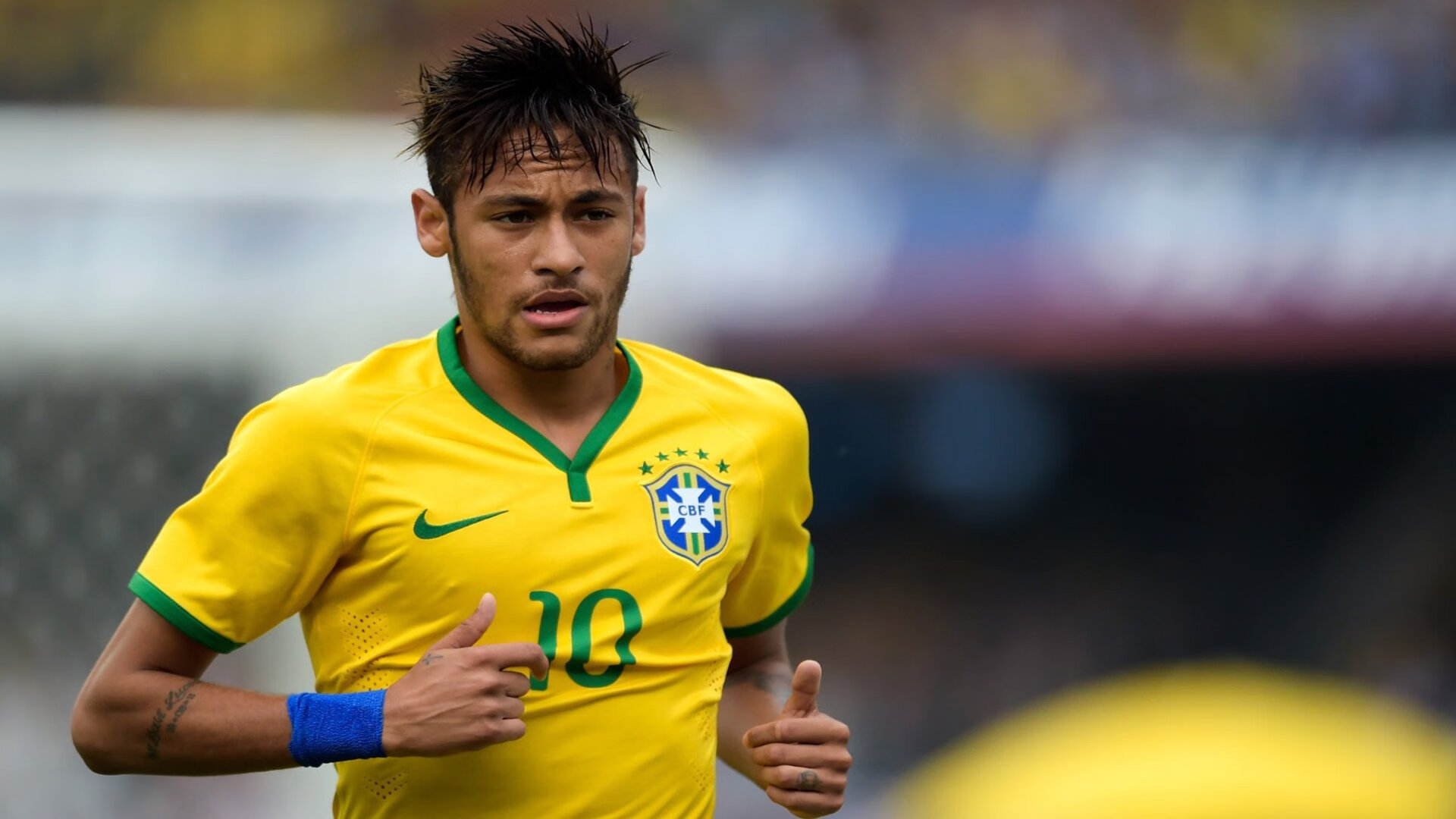 智利险胜巴黎，苏亚雷斯惊艳四座，南美足球的坚韧与光芒